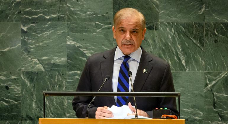 ‘Chill of a new Cold War’ is in the air, Pakistan leader tells UN Assembly