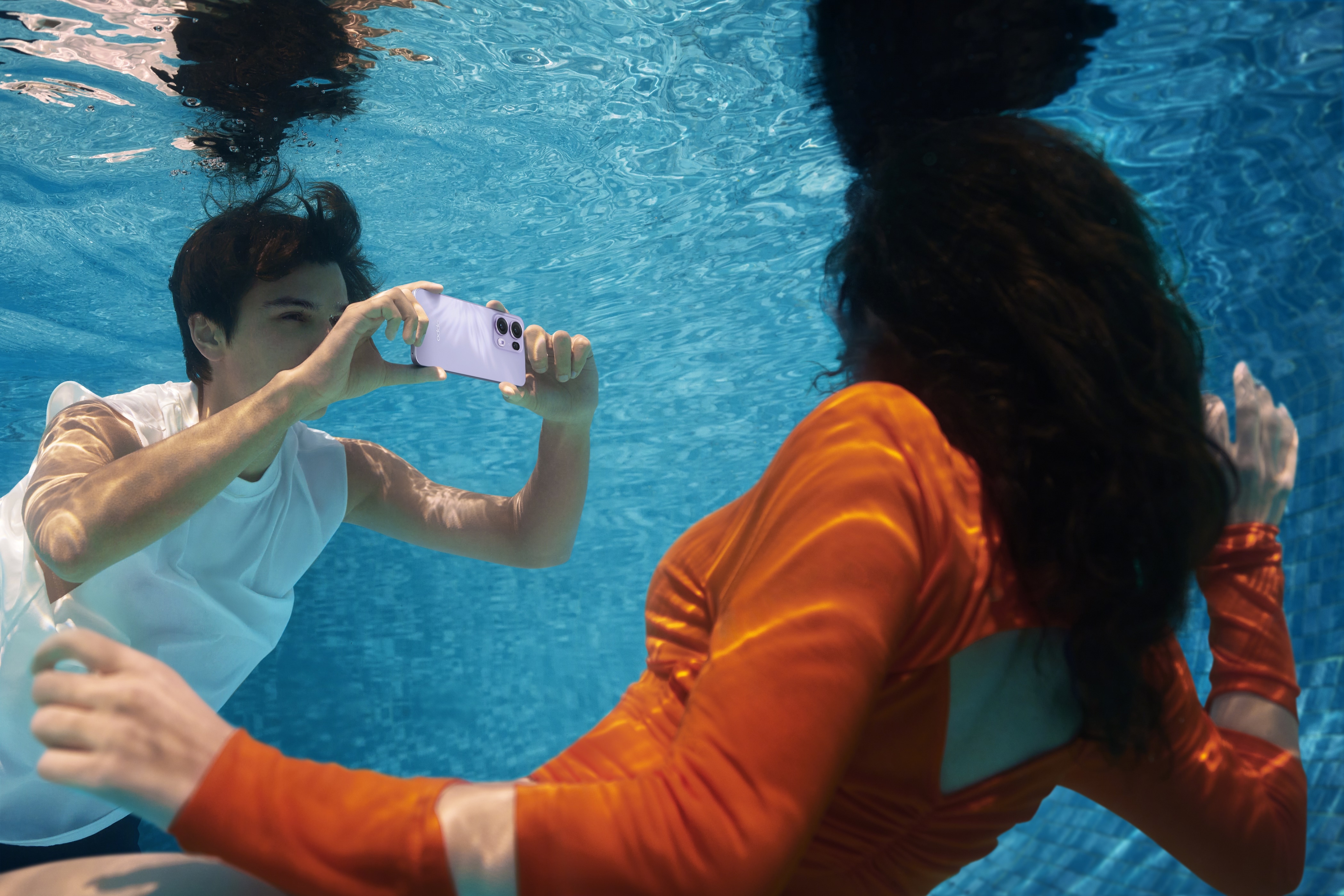 S1 Underwater Photography  Plume Purple water