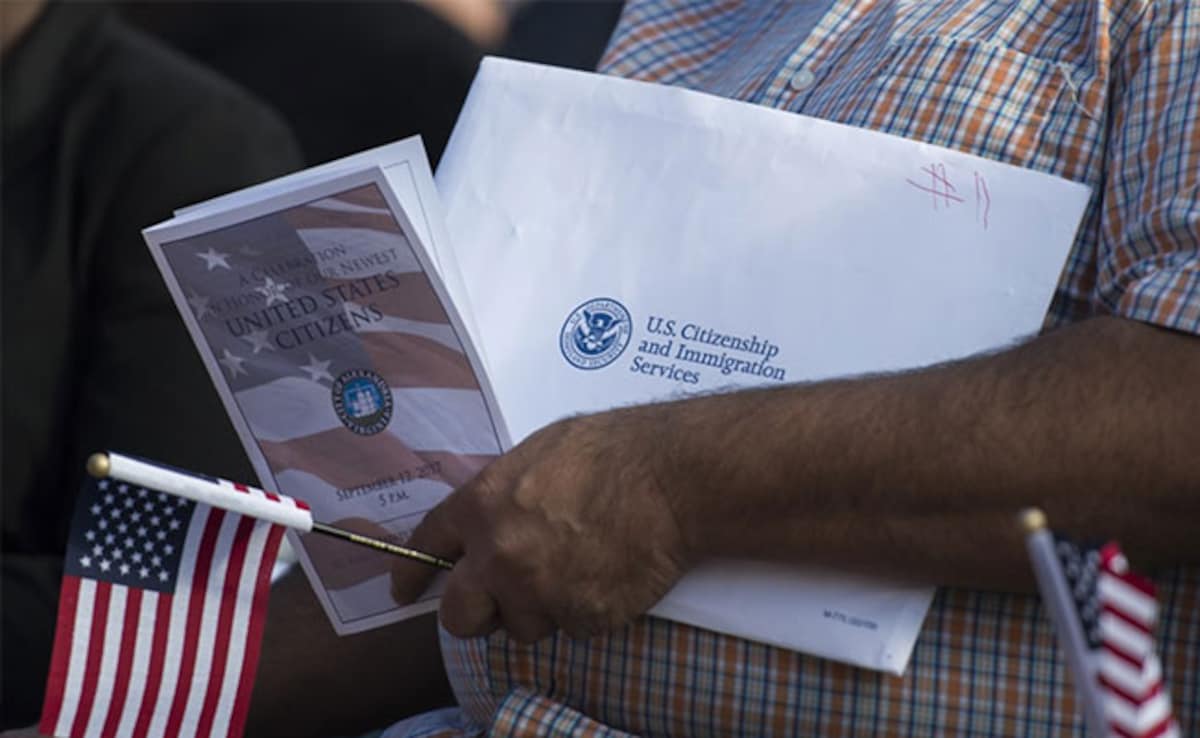 Migrants Held In "Sanctuary City" As Trump Moves Army To Border