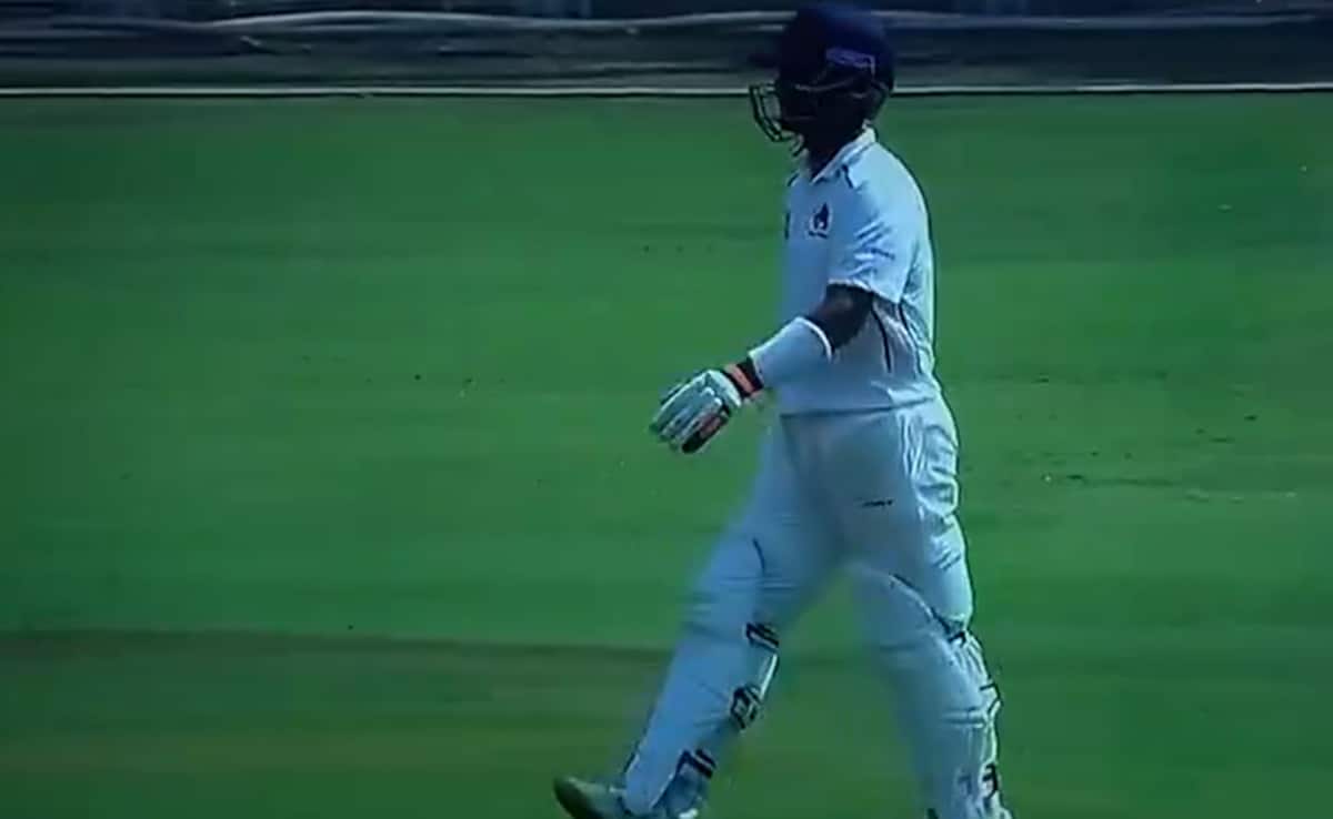 Bizarre Scenes As Umpires Call Ajinkya Rahane Back From Dressing Room. Shardul Thakur Told To...