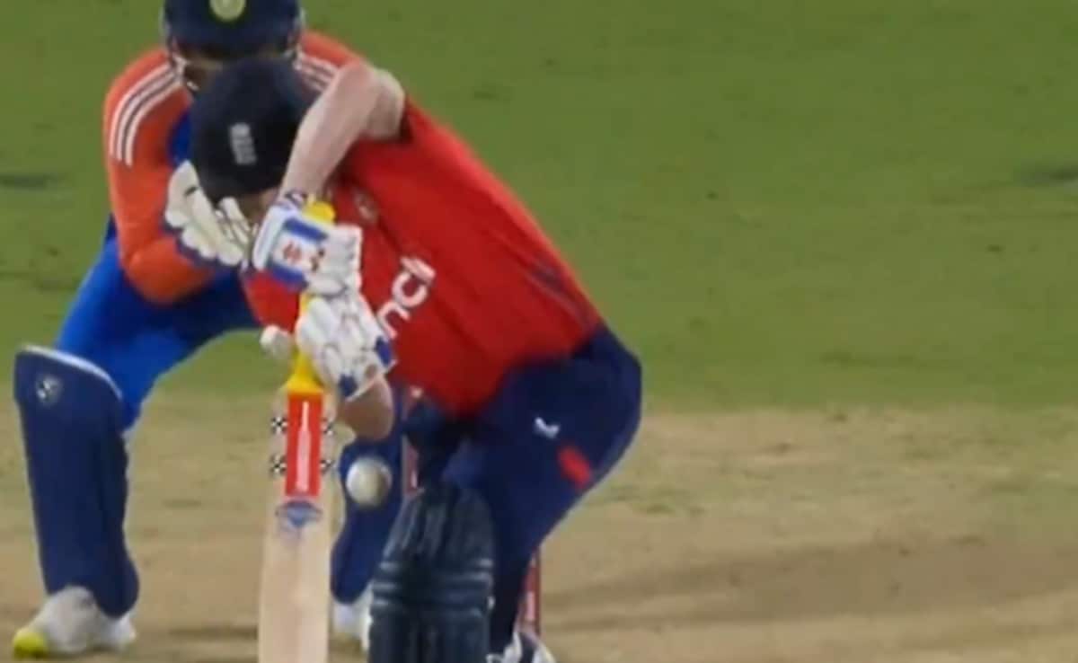 Harry Brook's Infamous 'Smog' Remark Haunts Him As Mystery Spinner Varun Chakravarthy Cleans Him Up. Watch