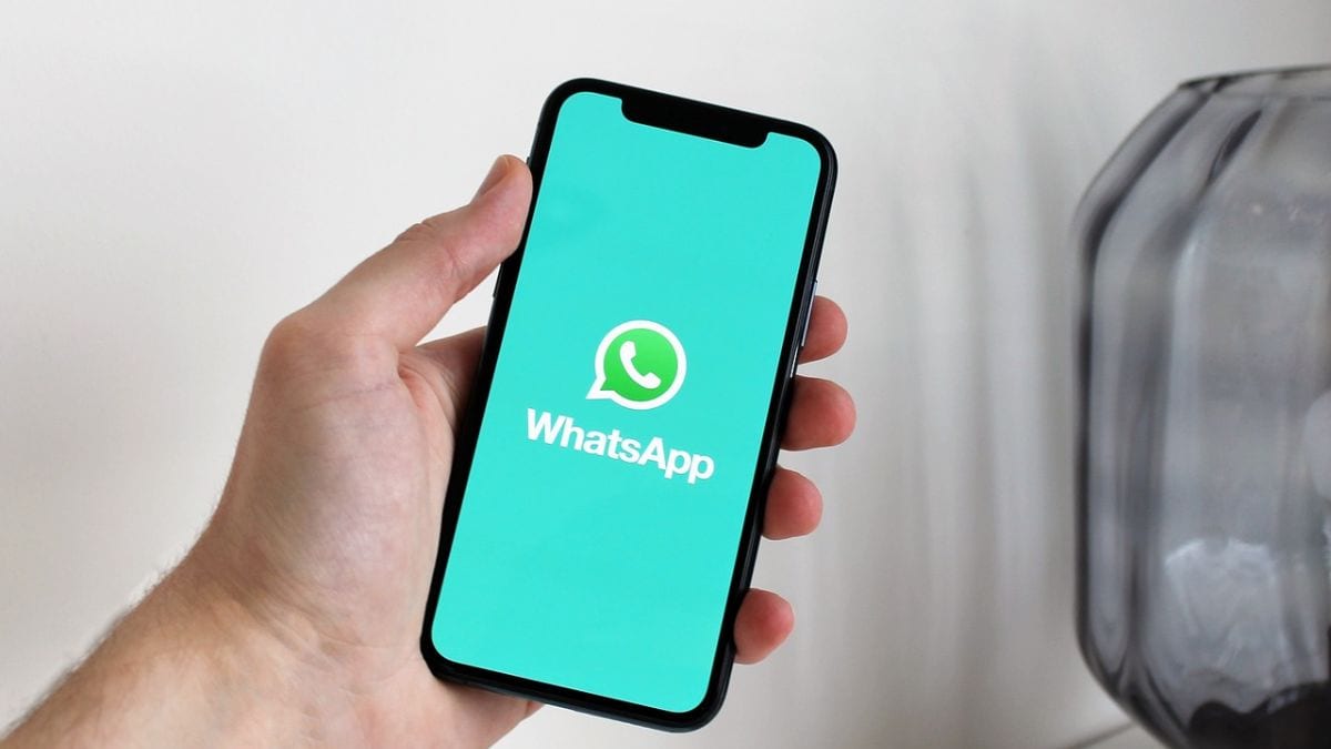 WhatsApp for iOS Could Soon Get a Feature to Let Users Add Instagram Profile Links