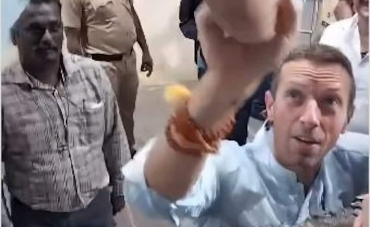 Ahead Of Coldplay's Mumbai Concert, A Young Fan Asks Chris Martin For Tickets, Here's His Sweet Gesture. Watch