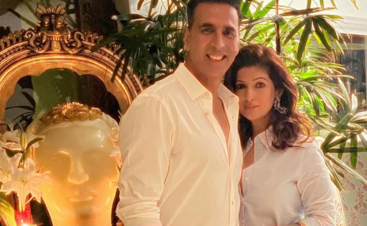 Akshay Kumar And Twinkle Khanna's Twinning Game On Point