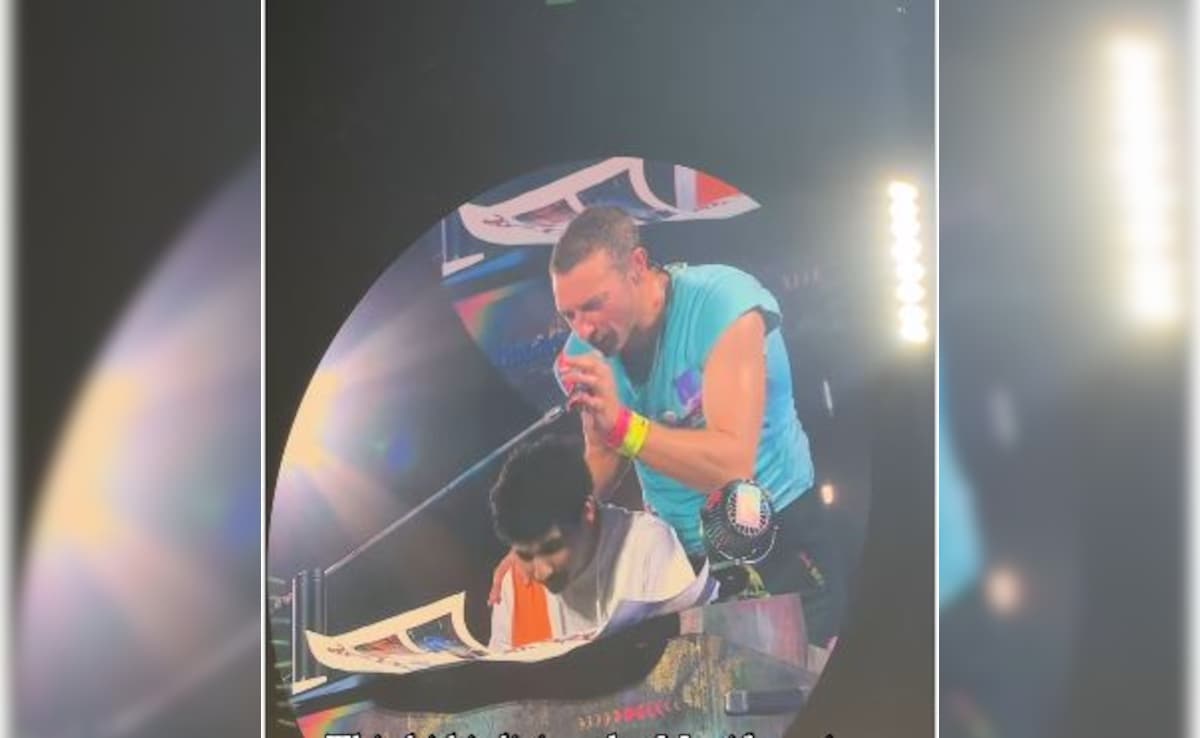 Chris Martin Is Internet's Favourite As He Sings With A Young Fan On Stage At Mumbai Concert. Watch