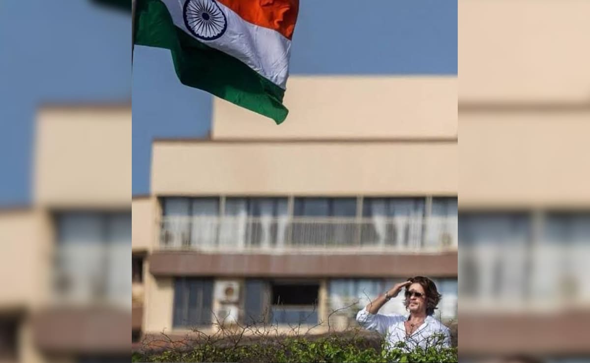 Shah Rukh Khan Asks Fans To "Uphold The Values Of The Constitution" On Republic Day