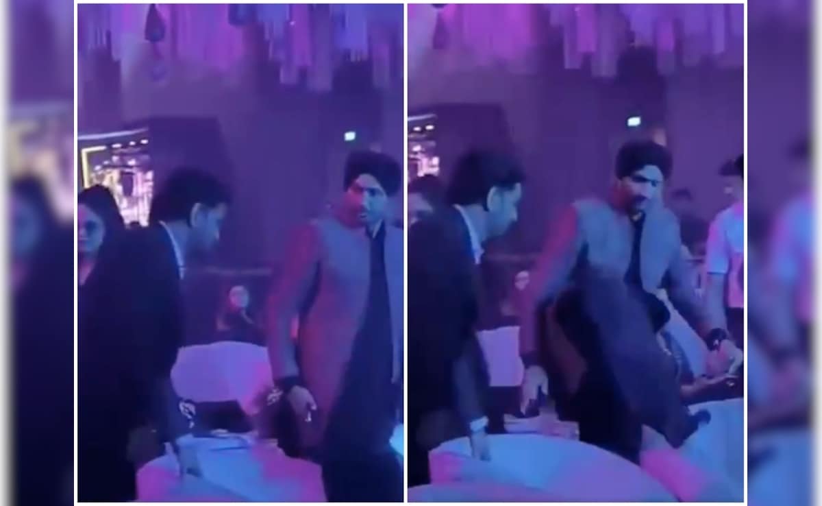 Viral Video: MS Dhoni Reunites With Harbhajan Singh. But Fans Call Them Salman Khan, Ashneer Grover. Reason Is...