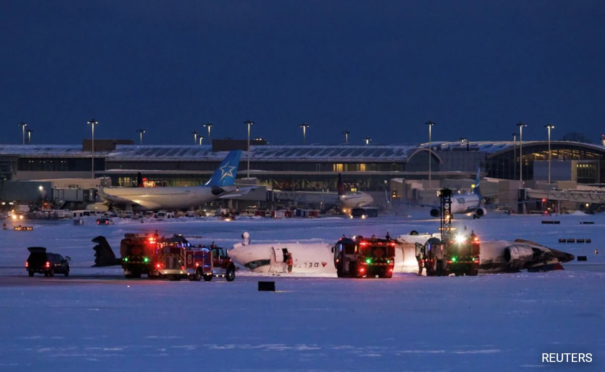 Canadian Investigators Find Black Boxes After Toronto Plane Crash, Probe Continues