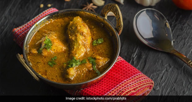 Indian Cooking Tips: How To Make Dhaba-Style Chicken At Home