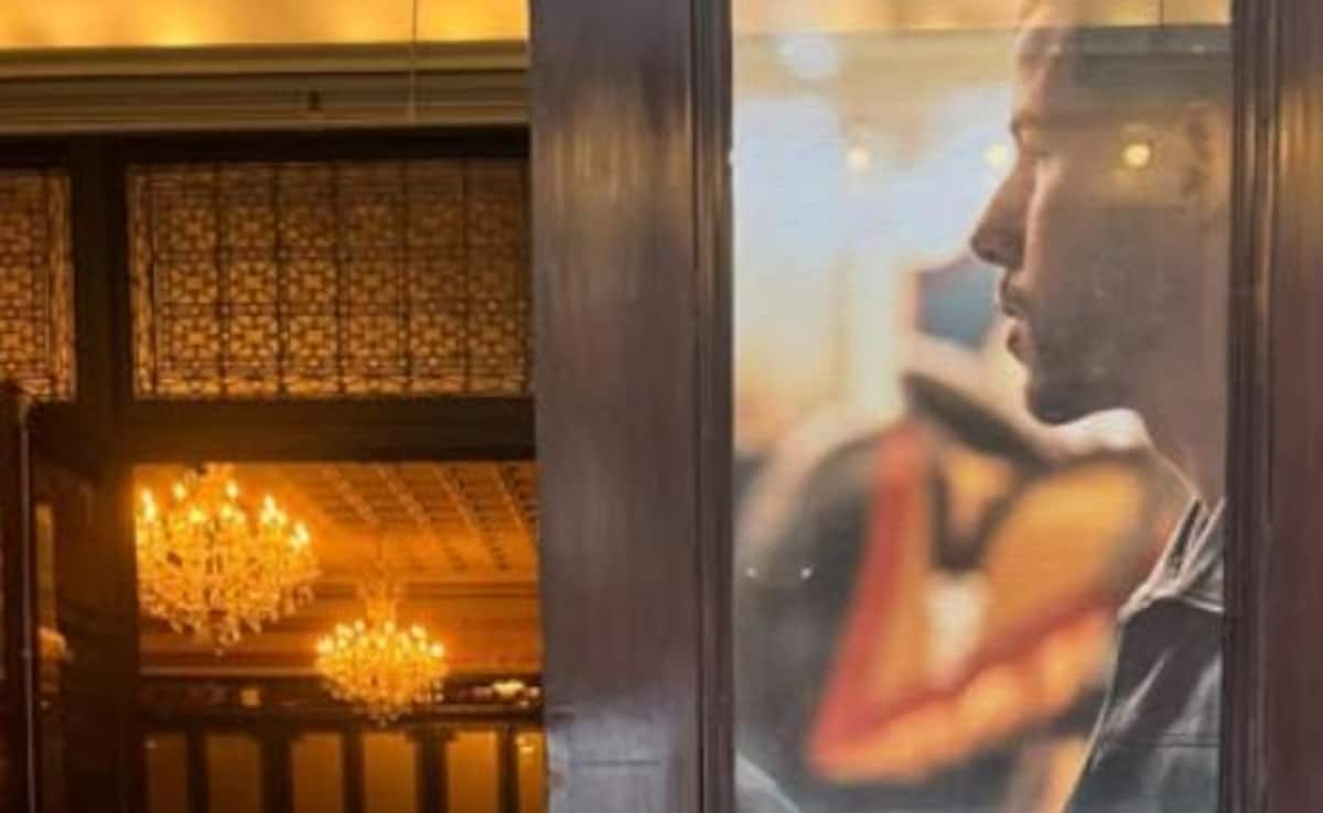 Priyanka Chopra, Nick Jonas Take "First Trip To Theatre" To Watch The Last Five Years. Bonus