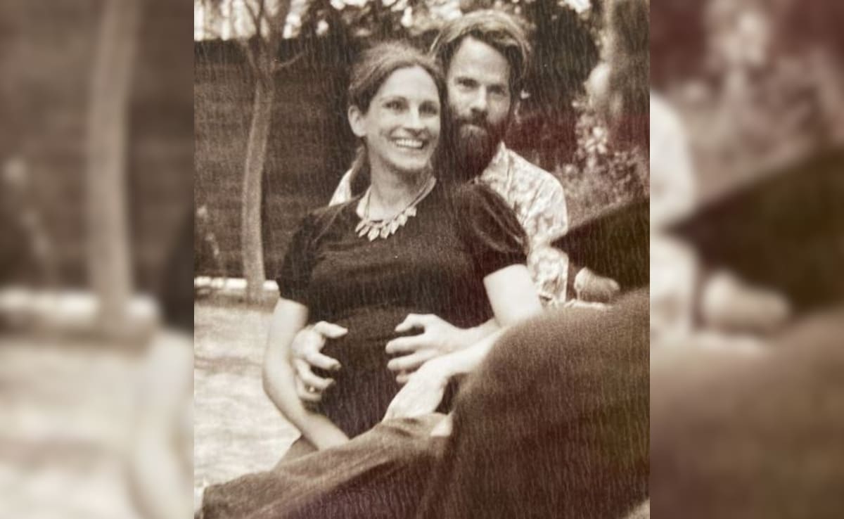 A Throwback Gem From Julia Roberts' Pregnancy Diaries