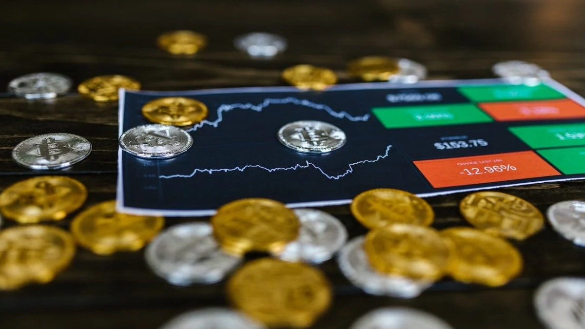 Crypto Price Today: Bitcoin Trades Above $83,600, Altcoin Movement Remain Sluggish
