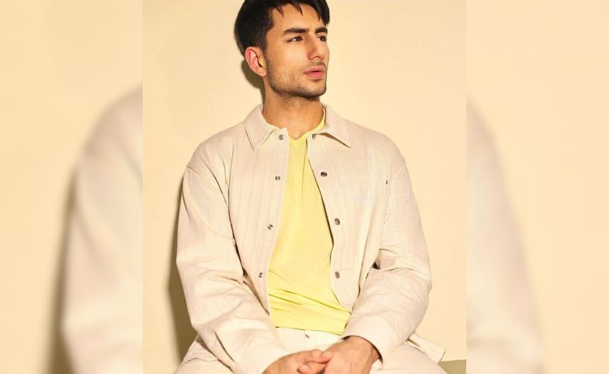 Internet Is Smitten By Ibrahim Ali Khan's New Pics: "Giving Young Saif Vibes"