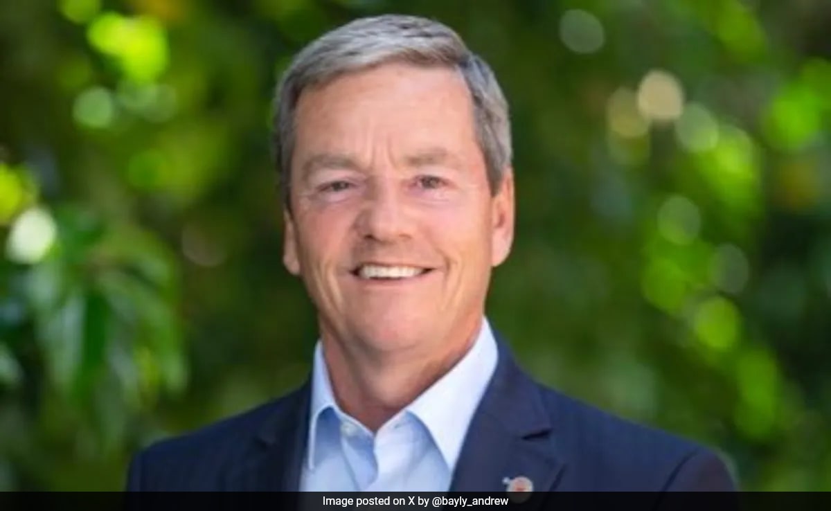 New Zealand Minister Resigns Over Putting Hand On Staffer's Upper Arm