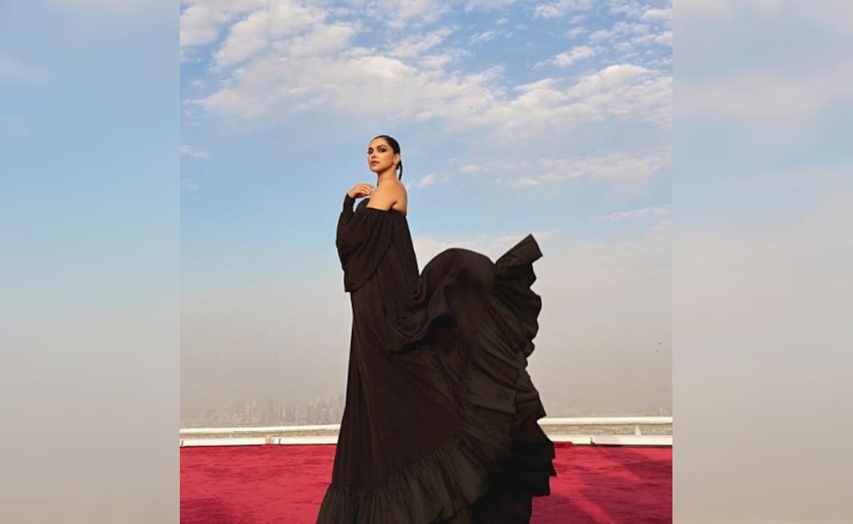 On Deepika Padukone's Latest Instagram Post, A Comment From Ranveer Singh: "Wow, Dead"