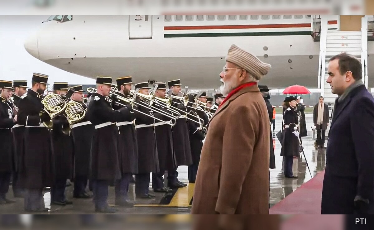 PM Modi Arrives In France On 3-Day Visit, To Co-Chair AI Summit