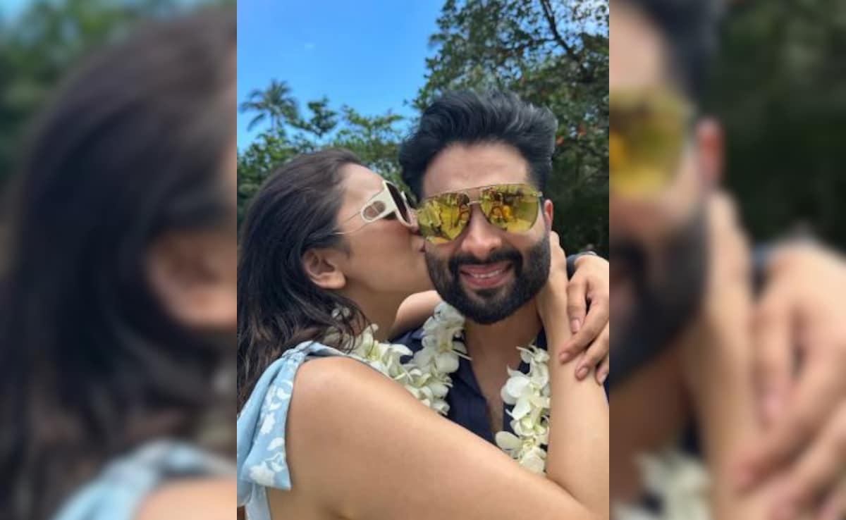 Rakul Preet Singh’s Anniversary Wish For Husband Jackky Bhagnani Came Gift-Wrapped Like This