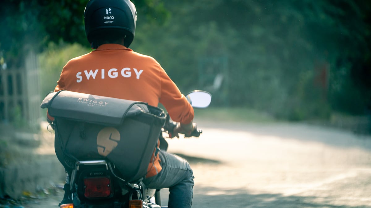 20-Year-Old Student Becomes Swiggy Delivery Agent To Pay College Fees. Shares Earnings, Experiences, More