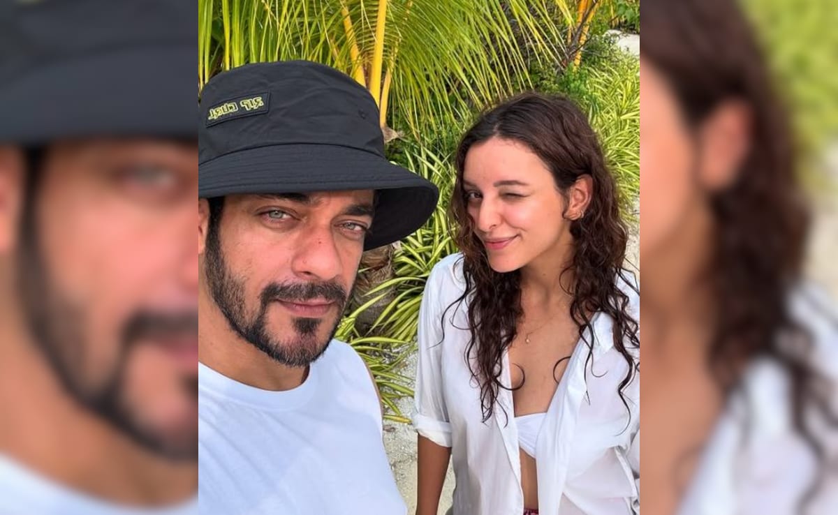 Triptii Dimri, Rumoured Boyfriend Sam Merchant In A Postcard-Worthy Pic From Maldives