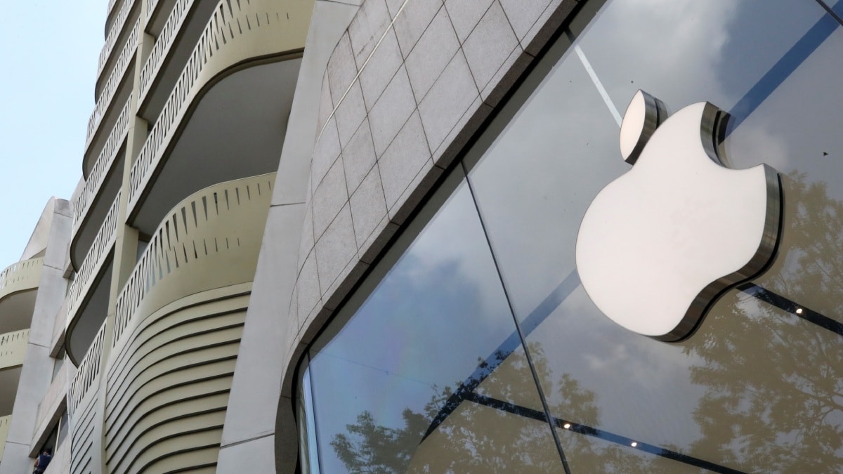 UK Reportedly Orders Apple to Give it Access to Users