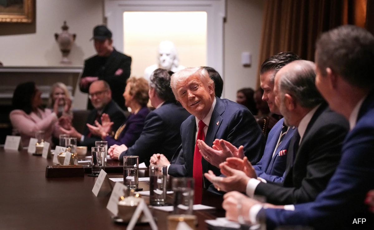 White House Bars Reuters, HuffPost, AP From Covering Trump Cabinet Meeting