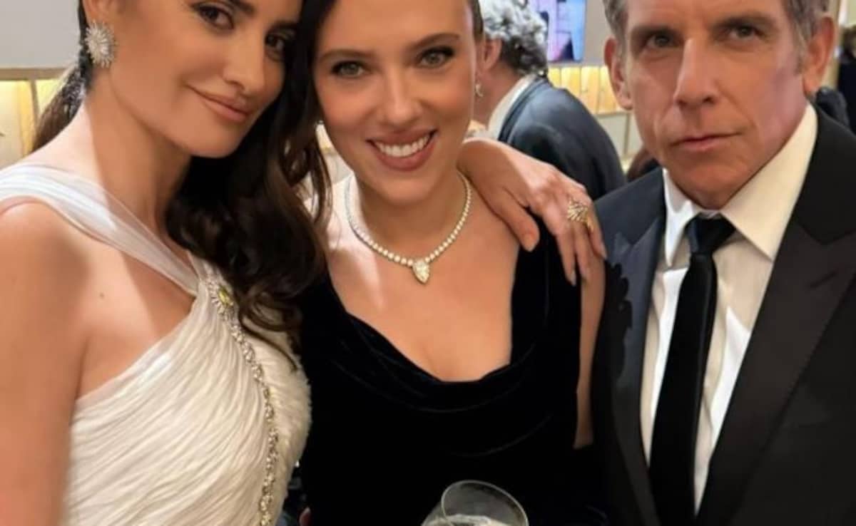 The One Where Penelope Cruz Poses With Scarlett Johansson, Demi Moore