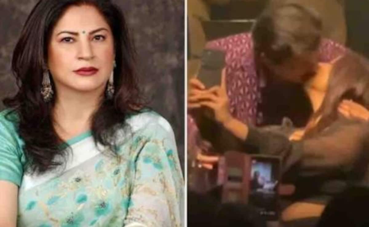 "Ab Ladki Bhi Toh Aayi Hai Saamne"