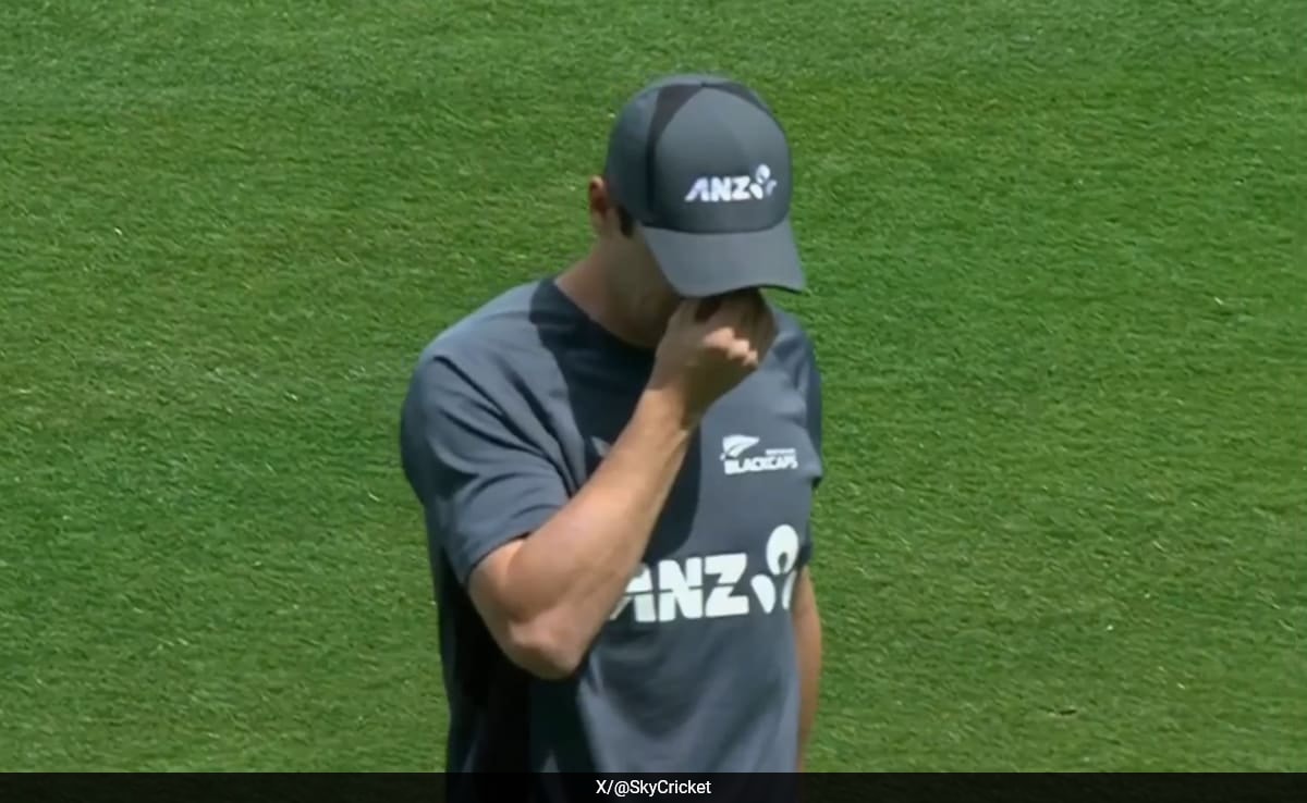 New Zealand Star Matt Henry Breaks Down After Being Ruled Out Of Champions Trophy Final. Video