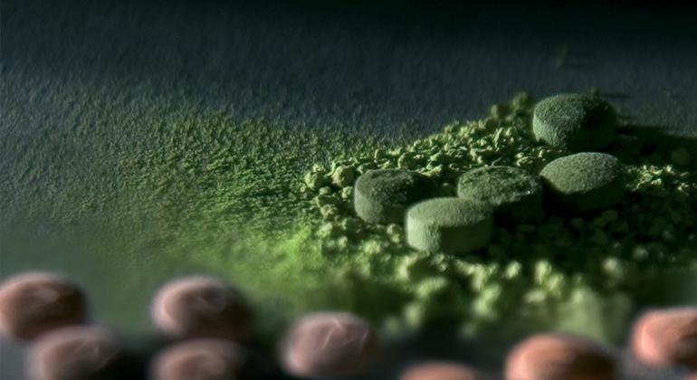 Drug traffickers running routes through war zones, top UN official warns