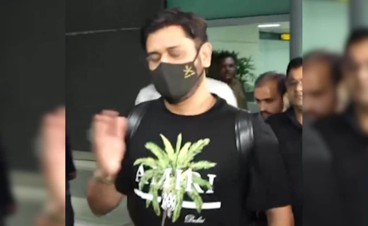 MS Dhoni Refuses To Talk About India’s Champions Trophy 2025 Win, Gesture Towards Reporter Viral