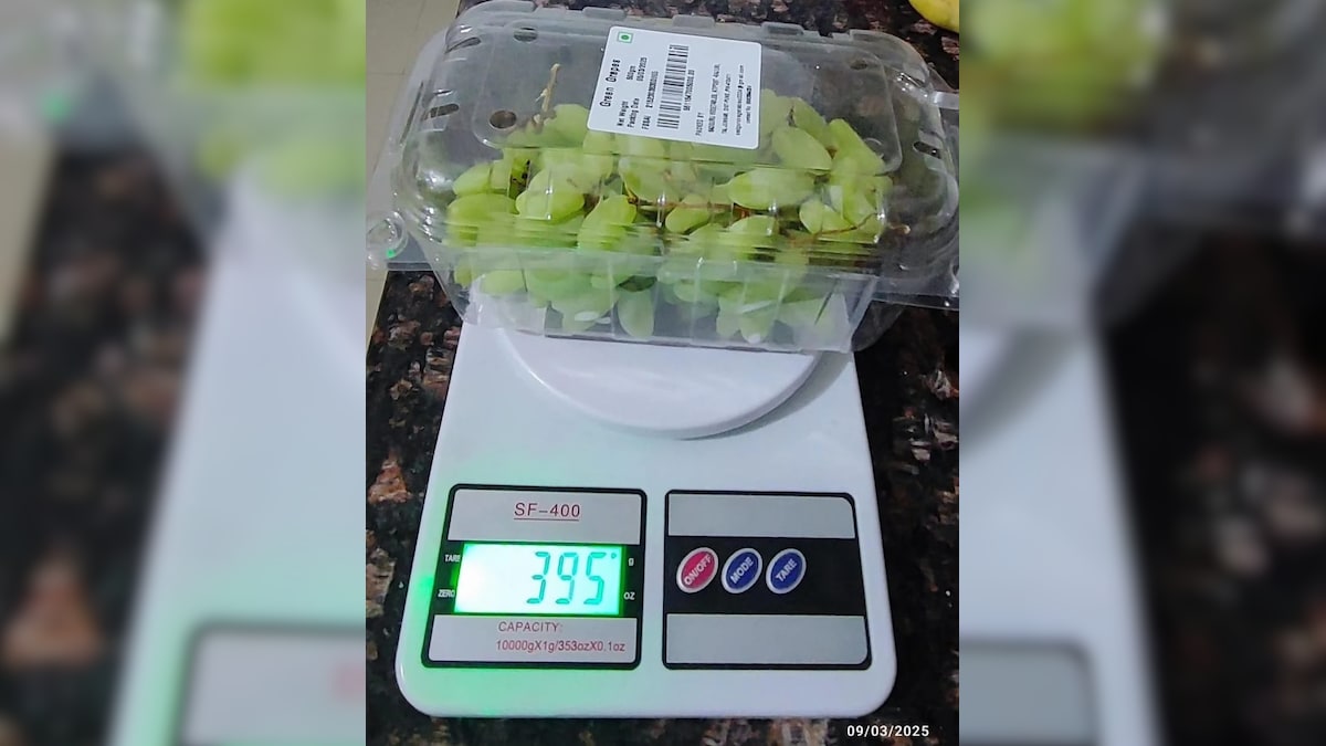 "Dont Trust Blindly": Customer Accuses Blinkit Of Short Weight Delivery Of Grapes, Company Responds