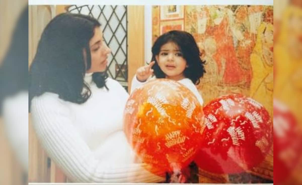 Navya Nanda Shares A Throwback Gold On Mother Shweta Bachchan's 51st Birthday