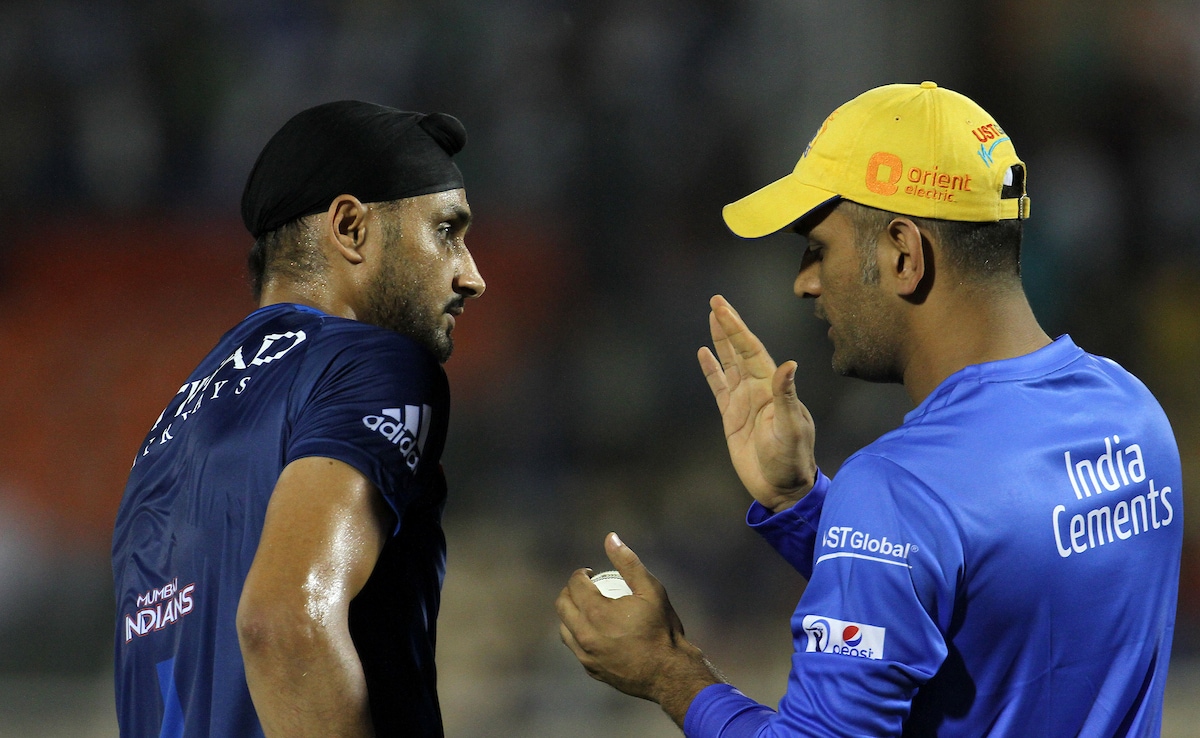 Harbhajan Singh Meets MS Dhoni At A Wedding, Stunned To See CSK Icon's Preparedness For IPL At 43