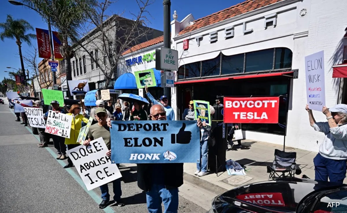 Elon Musk Accuses George Soros, Democratic Donors Of Funding Anti-Tesla Protests
