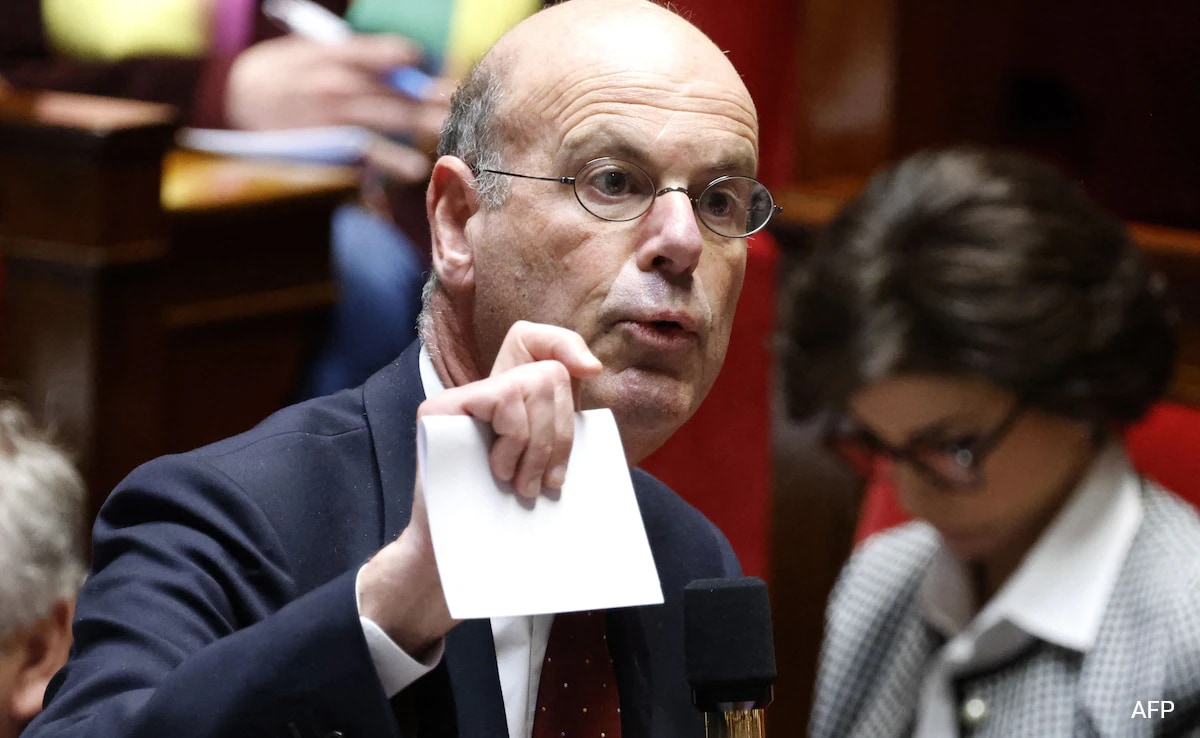 French Finance Minister Calls Trade War "Idiotic", Plans Trip To US