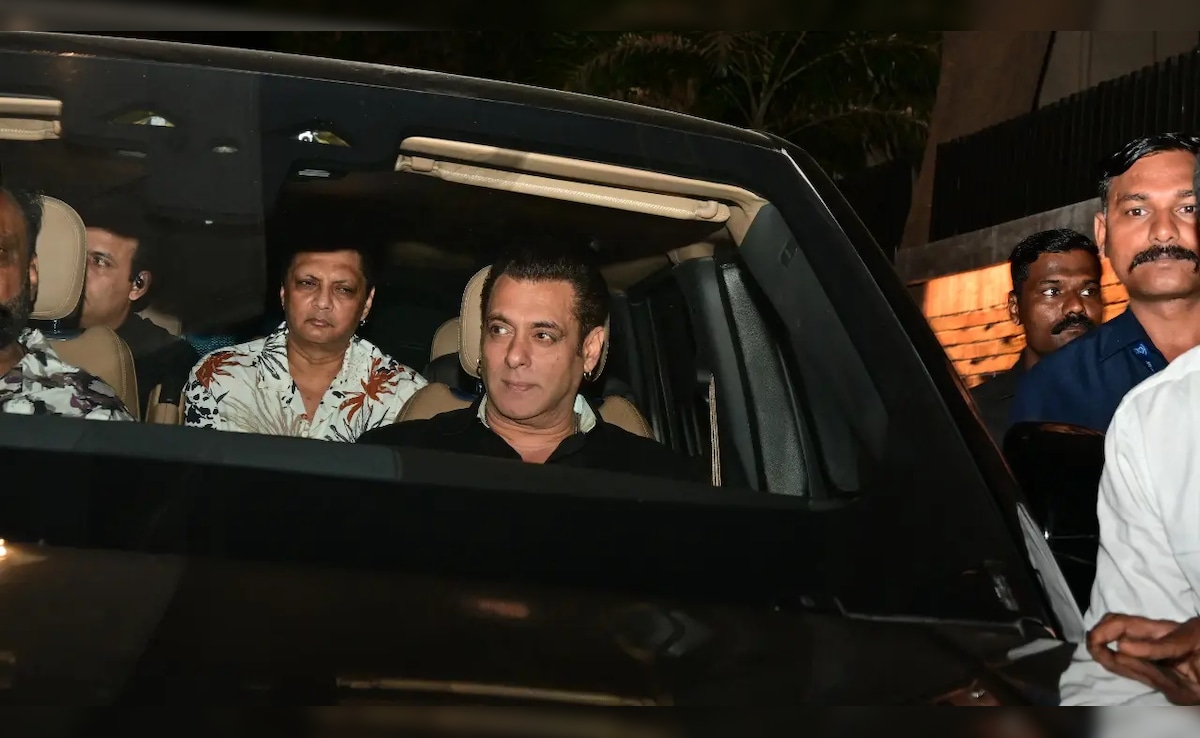 Inside Salman Khan's Star-Studded Sikandar Screening For Family. Bonus- Parents Salim And Salma Khan
