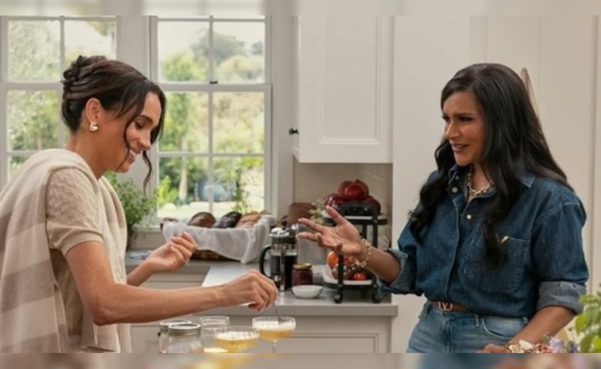 Mindy Kaling Reacts After Meghan Markle Receives Backlash For Correcting Her On With Love, Meghan: "Big News"