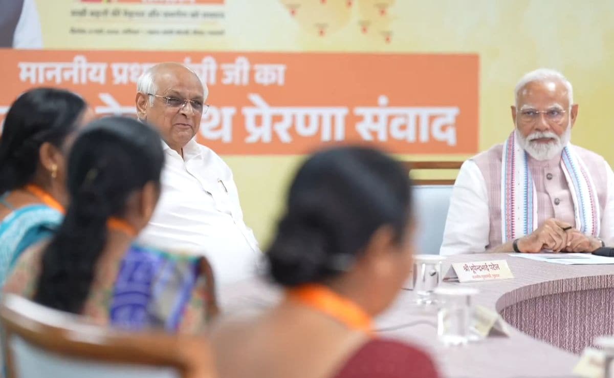 PM Modi Interacts With 'Lakhpati Didis' On Women's Day, Assures Them Of Support
