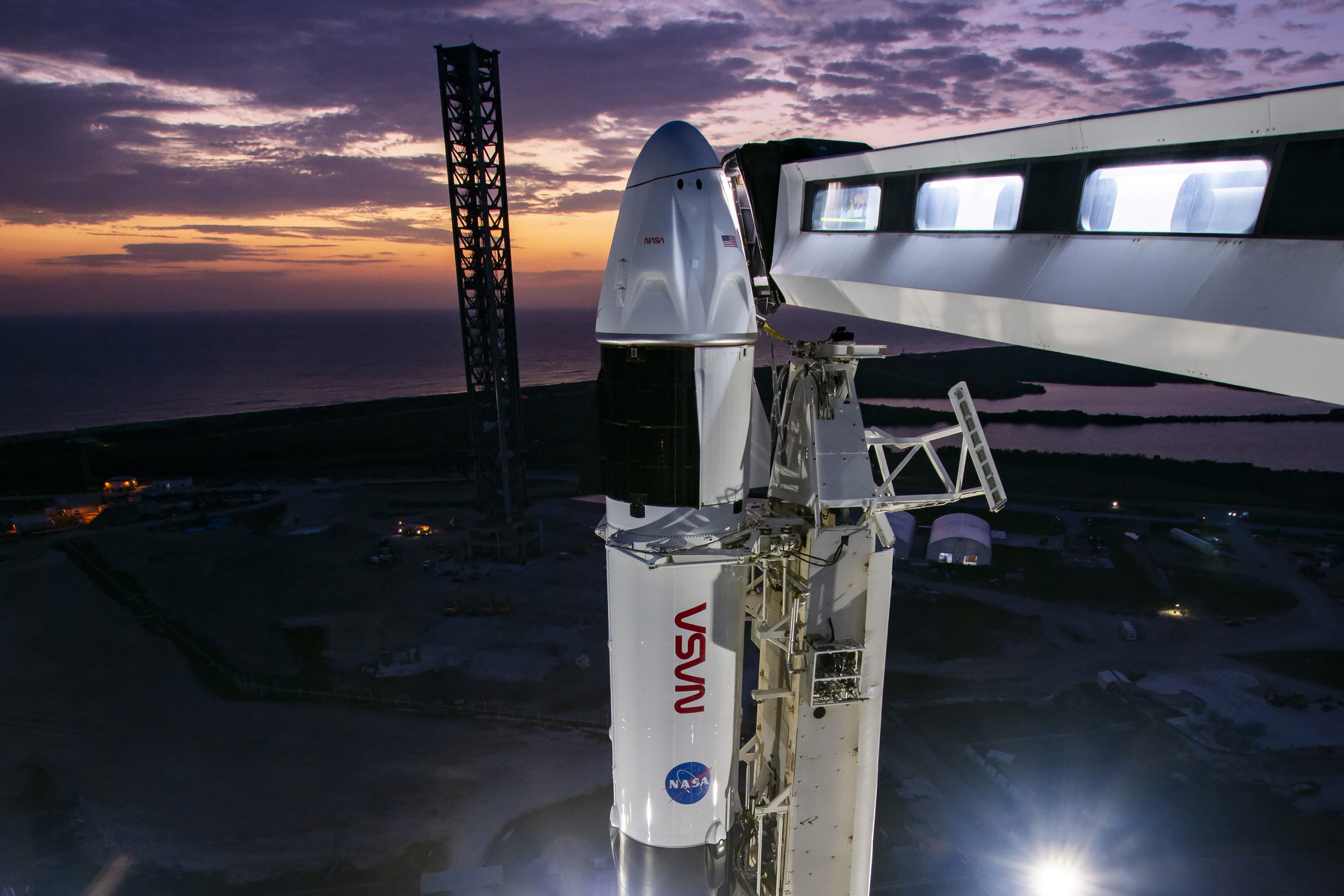 Sun Rises on Crew-10 at Launch Pad