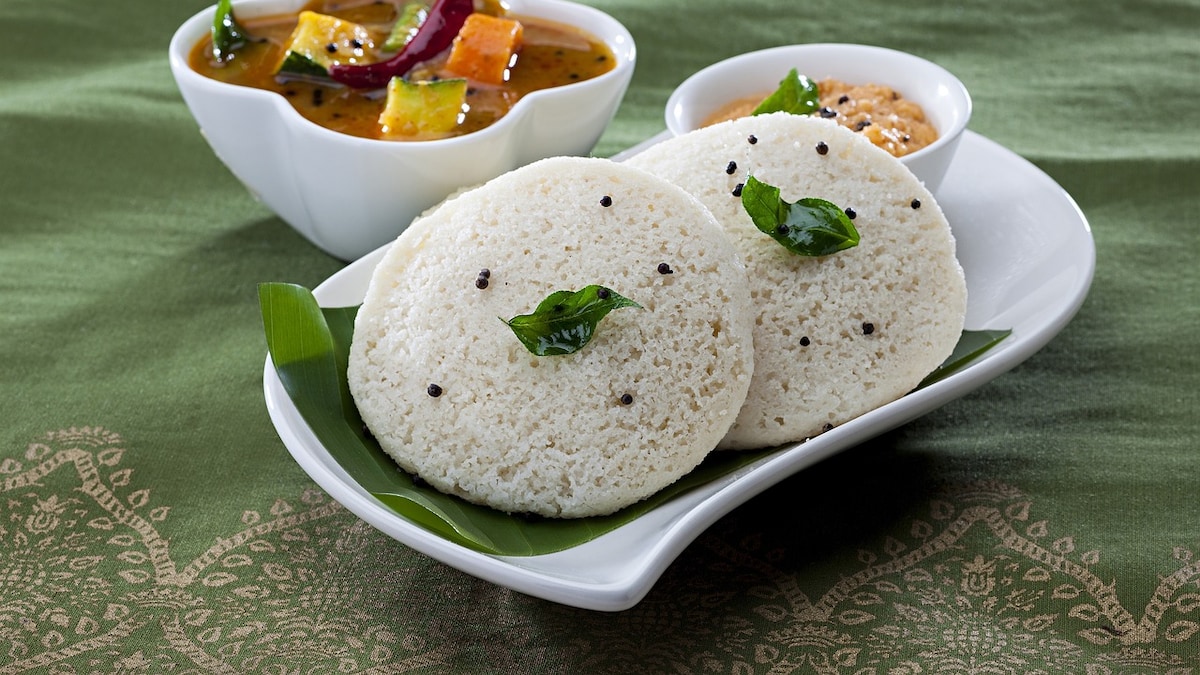 Watch: Woman Shares Banana Leaf Idli Chutney Recipe, Internet Is Impressed