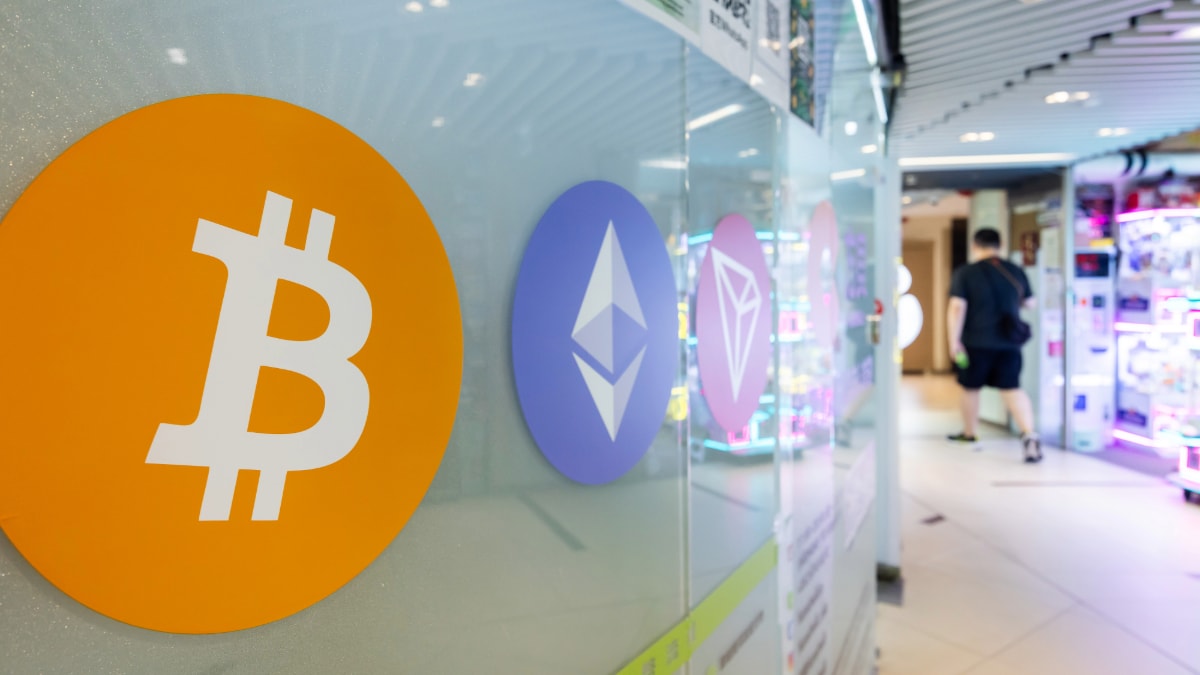 Crypto Whales Drive $4 Trillion Market Revival After Trump Signs Stablecoin Bill