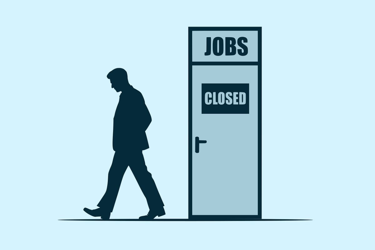 Layoffs in 2025: HP, Intel, Meta, Microsoft, Ola and More Fire Over 75,000 Staffers; AI the Main Culprit