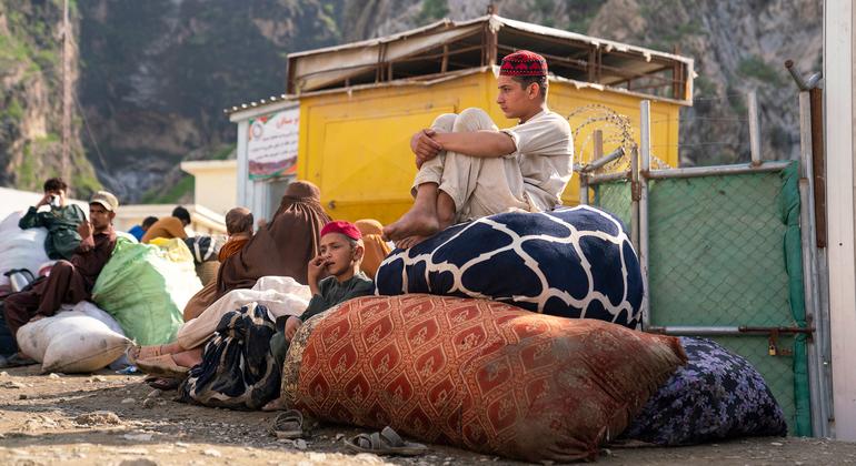 UNHCR urges Pakistan to stop forced returns of Afghan refugees
