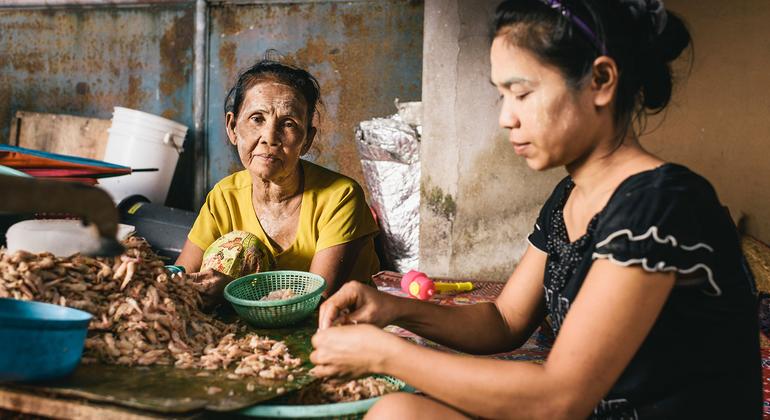 Thailand grants work rights to long-term refugees from Myanmar, UN welcomes resolution