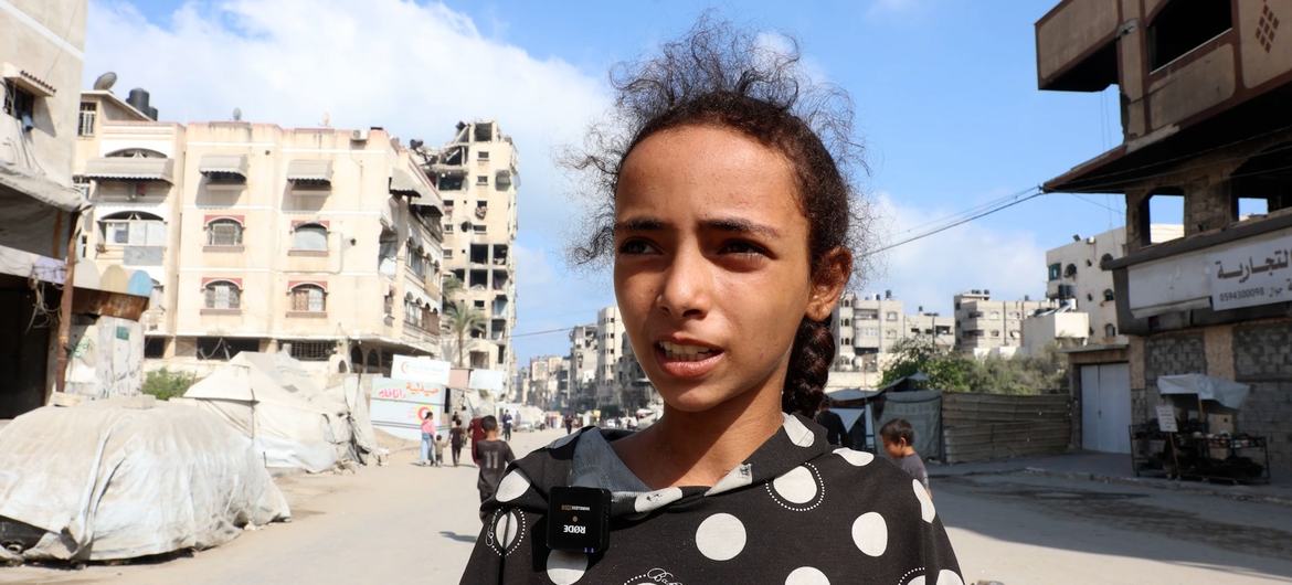 Malak hopes the war will end so she can return to school. Malak hopes the war will end so she can return to school.