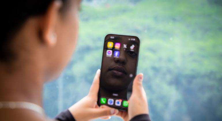 Social media: Age-related bans won’t keep kids safe, UNICEF warns