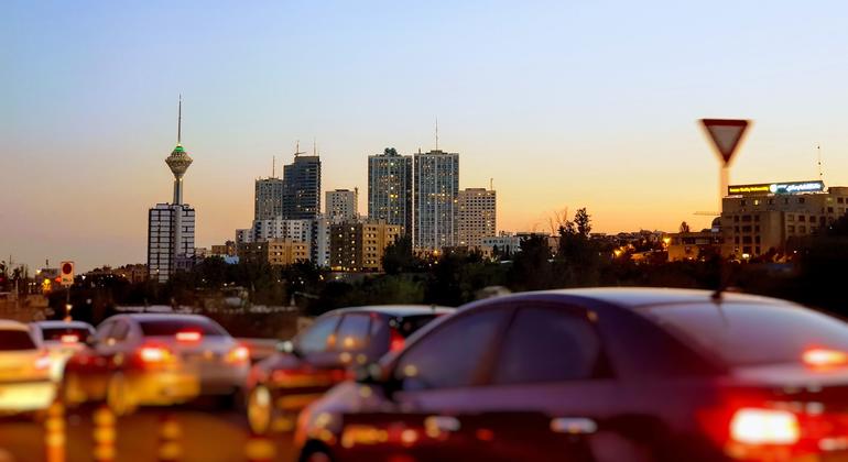 Fact-finding mission urges Iran to end protest violence and restore internet