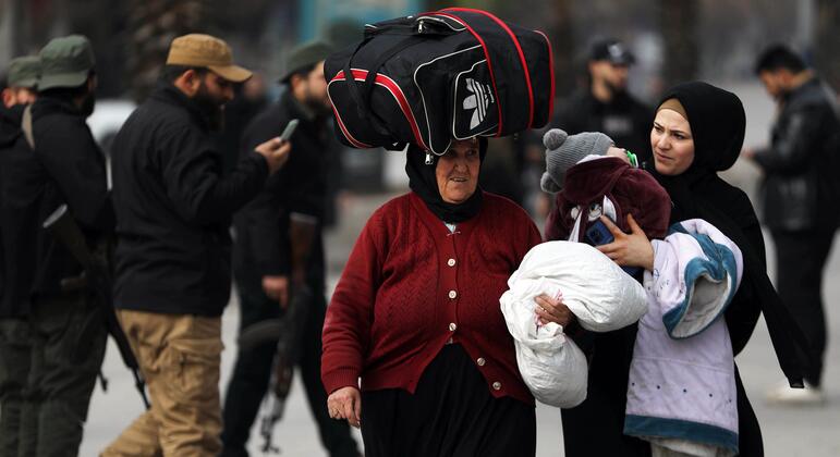 Prison breaks and renewed clashes raise alarm in northeast Syria