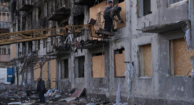 Ukraine: UN aid convoy reaches frontlines in Dnipro