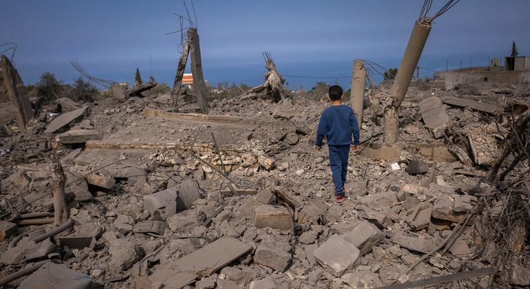 Middle East: Fighting and displacement in Lebanon; call for ‘sustained access’ in Gaza